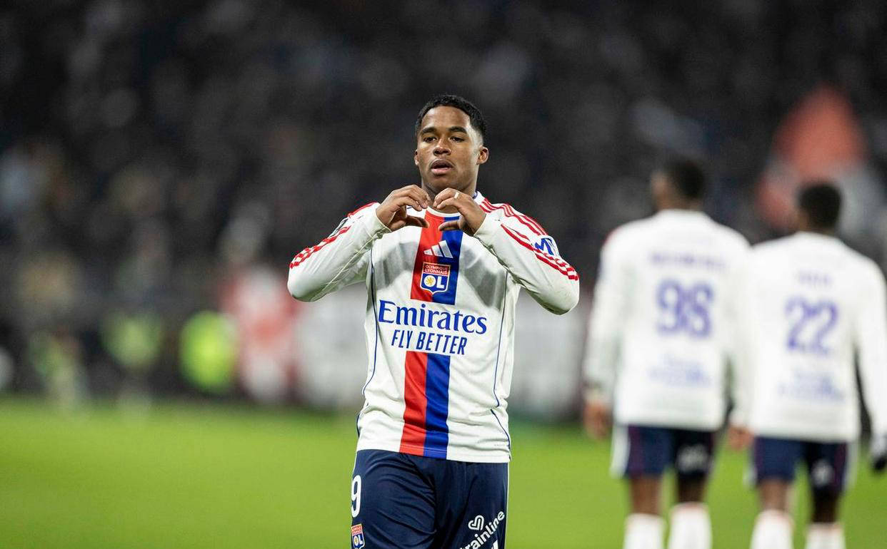 法甲劲旅对决:19岁皇马租将闪耀难挽败局,里昂主场遭摩纳哥逆转两连败